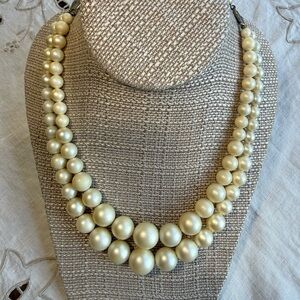 Vintage Pearl Necklace faux golden cream color matte two layers / graduated‎